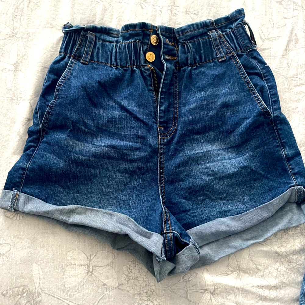 High waisted jean short